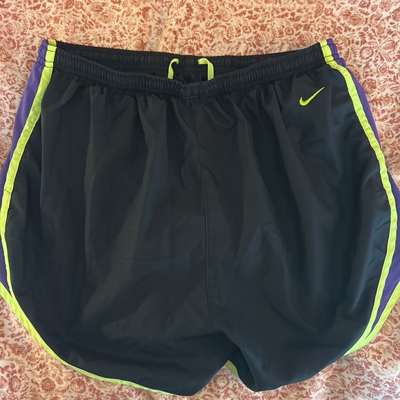 SET OF 2 Nike Athletic Shorts - Picture 9 of 9